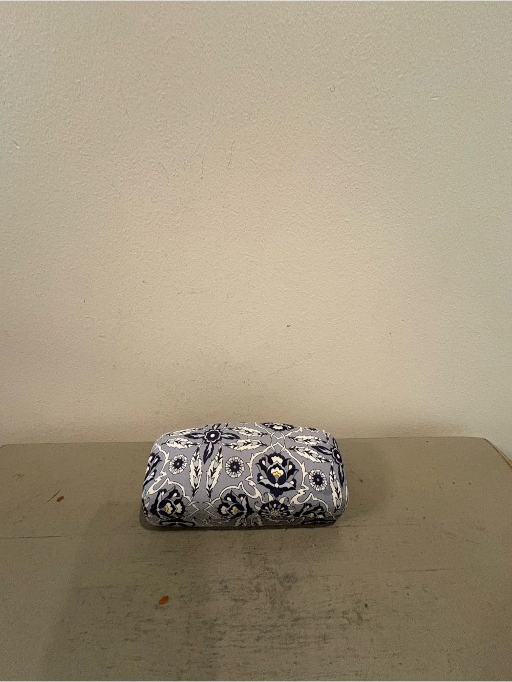 Vera Bradley Plaza Tile Gray And Blue Floral Hard Shell Eyeglass Case